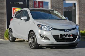 HYUNDAI I20 1.2i  Lounge - 03/2014 *slechts 19.536 Km's!*